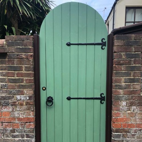 Garden Gate - Leaf Green with Brodsworth Brown posts